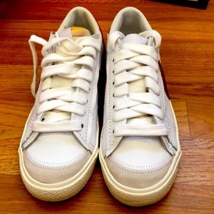 Womens Low 77 Jumbo Nike Sneakers 8.5